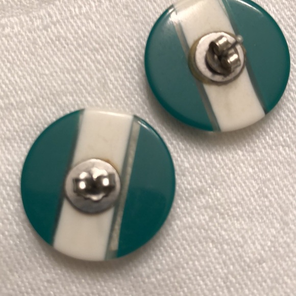 VINTAGE EMERALD GREEN & WHITE ROUND EARRINGS CENTRE BACK POST 7/8”Diameter- #484 - Picture 6 of 6